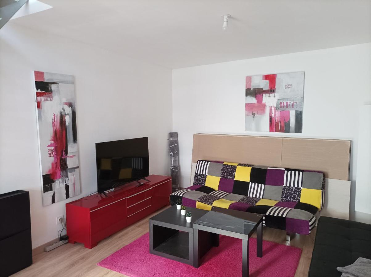 Petite maison agréable pour 6 voyageurs Apartamento Bogny-sur-Meuse Exterior foto