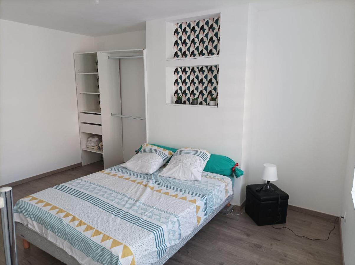 Petite maison agréable pour 6 voyageurs Apartamento Bogny-sur-Meuse Exterior foto