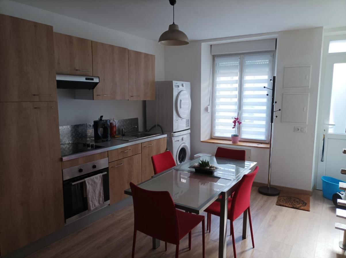 Petite maison agréable pour 6 voyageurs Apartamento Bogny-sur-Meuse Exterior foto